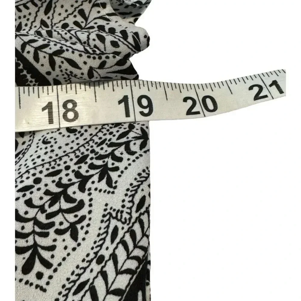 LOFT Small‎ Petite Black & White Shadow Paisley Petal Sleeve Top